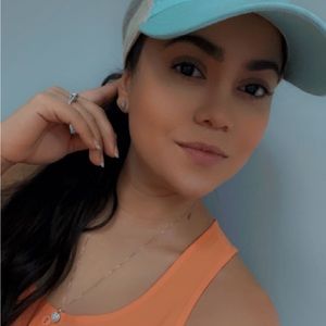 Meet your Posher, Charleen